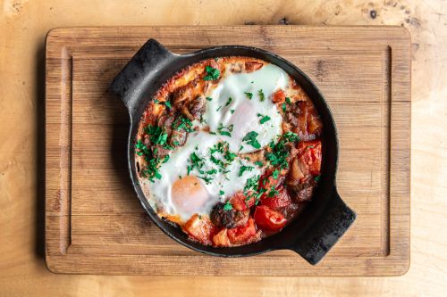 How to Make a Chipotle Pepper Shakshuka